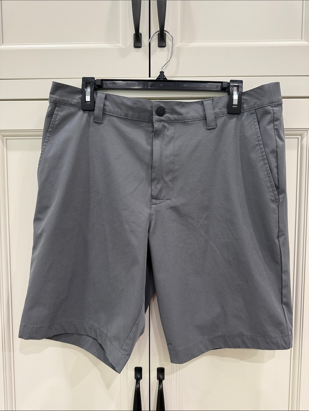 Banana Republic Flat Front Shorts Mens 34  Gray
Golf beach vacation casual
